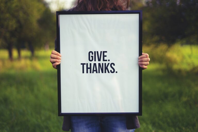 9 Bible Verses that Inspire a Thankful Heart